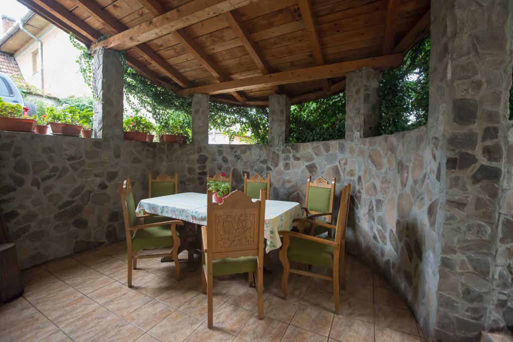 Béluci Panzió Odorheiu Secuiesc Exterior foto