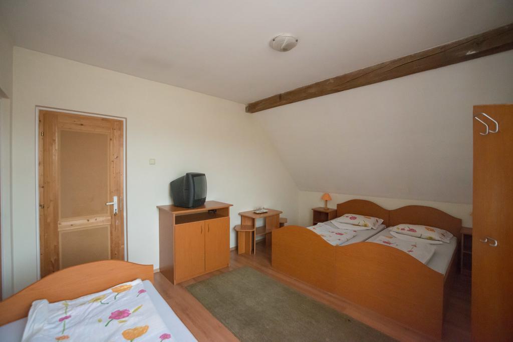 Béluci Panzió Odorheiu Secuiesc Exterior foto