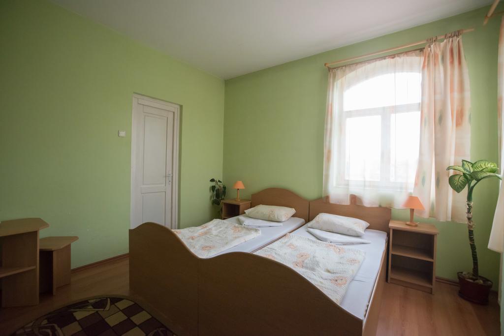 Béluci Panzió Odorheiu Secuiesc Exterior foto