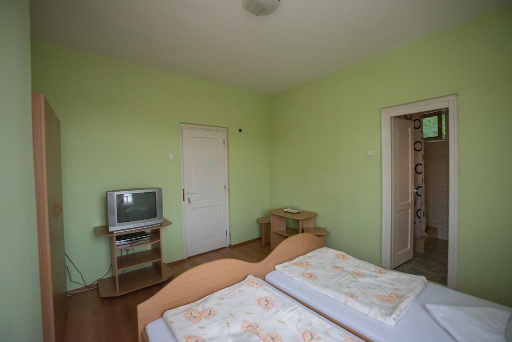 Béluci Panzió Odorheiu Secuiesc Exterior foto