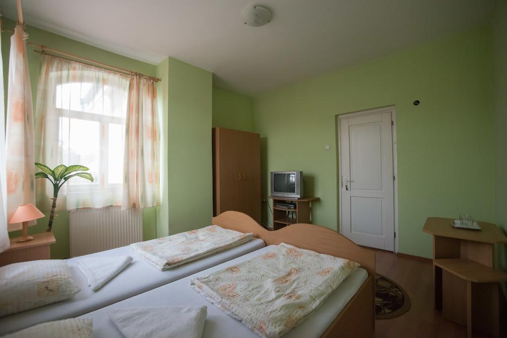 Béluci Panzió Odorheiu Secuiesc Exterior foto