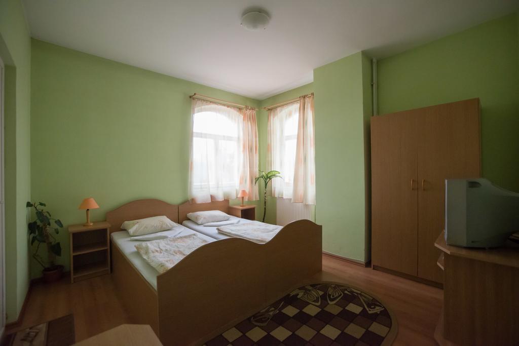Béluci Panzió Odorheiu Secuiesc Exterior foto